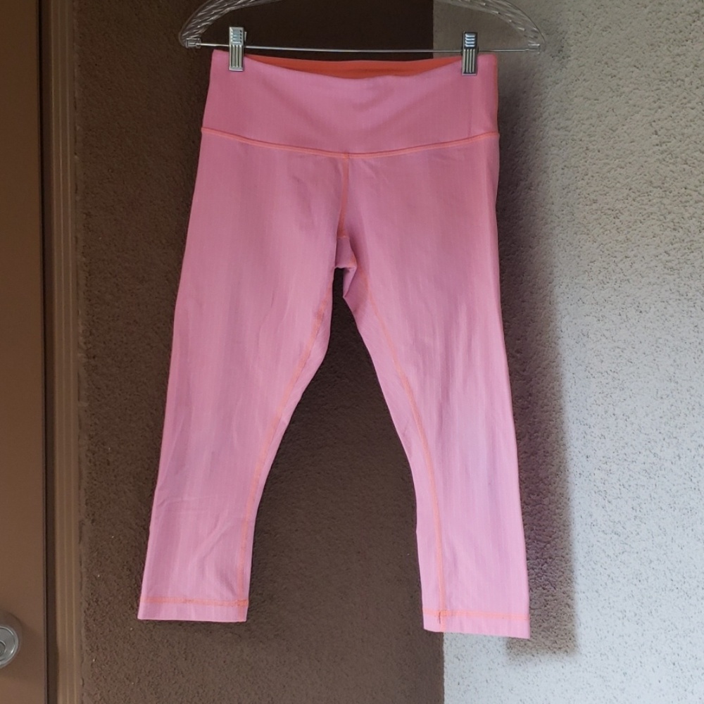 SALE!! Lululemon crop leggings
